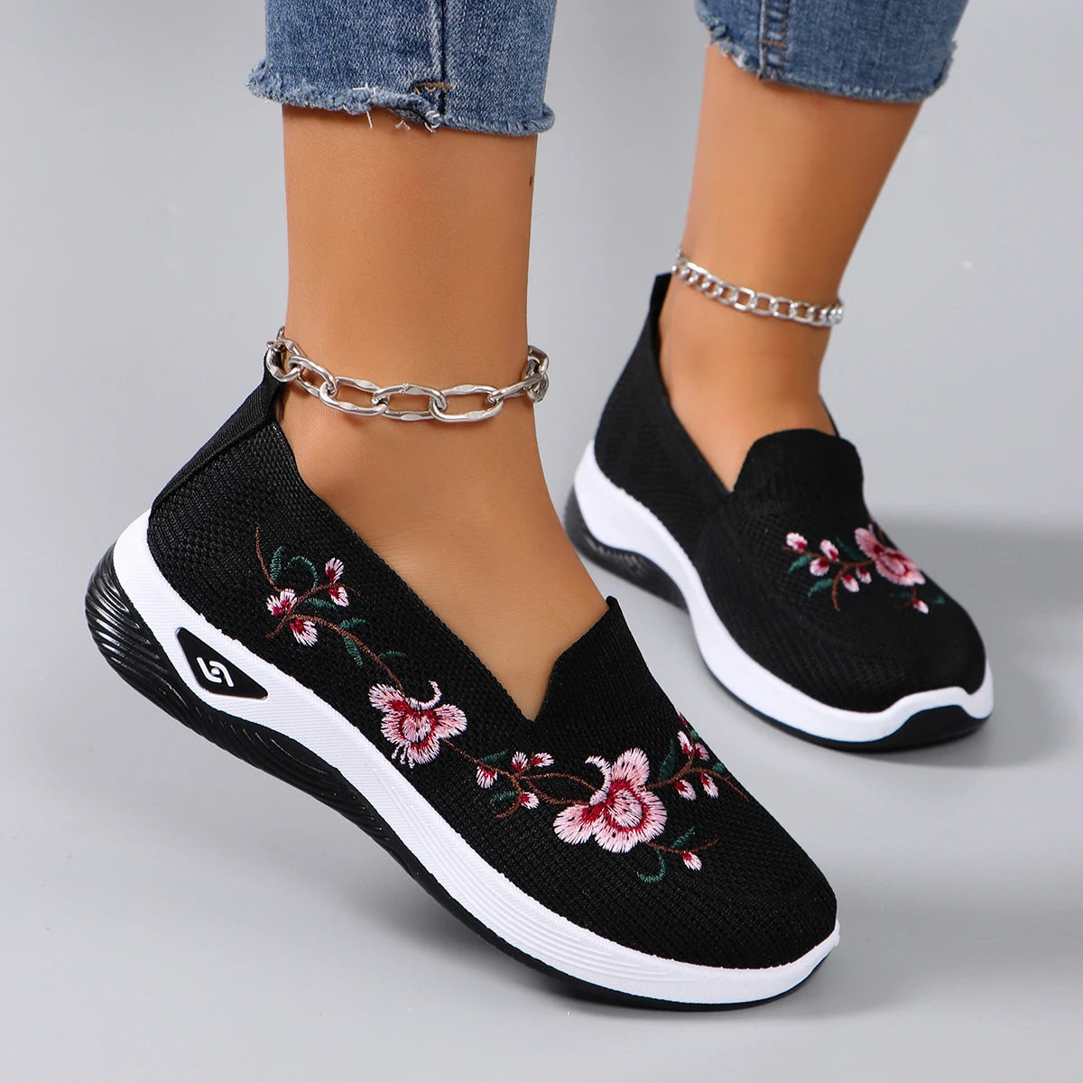 Spring and Autumn New Women's Sports Shoes, Fashionable, Breathable, Lightweight, Non-Slip, Wear-Resistant, Casual Sports Shoes, Flat Shoes, Loafers