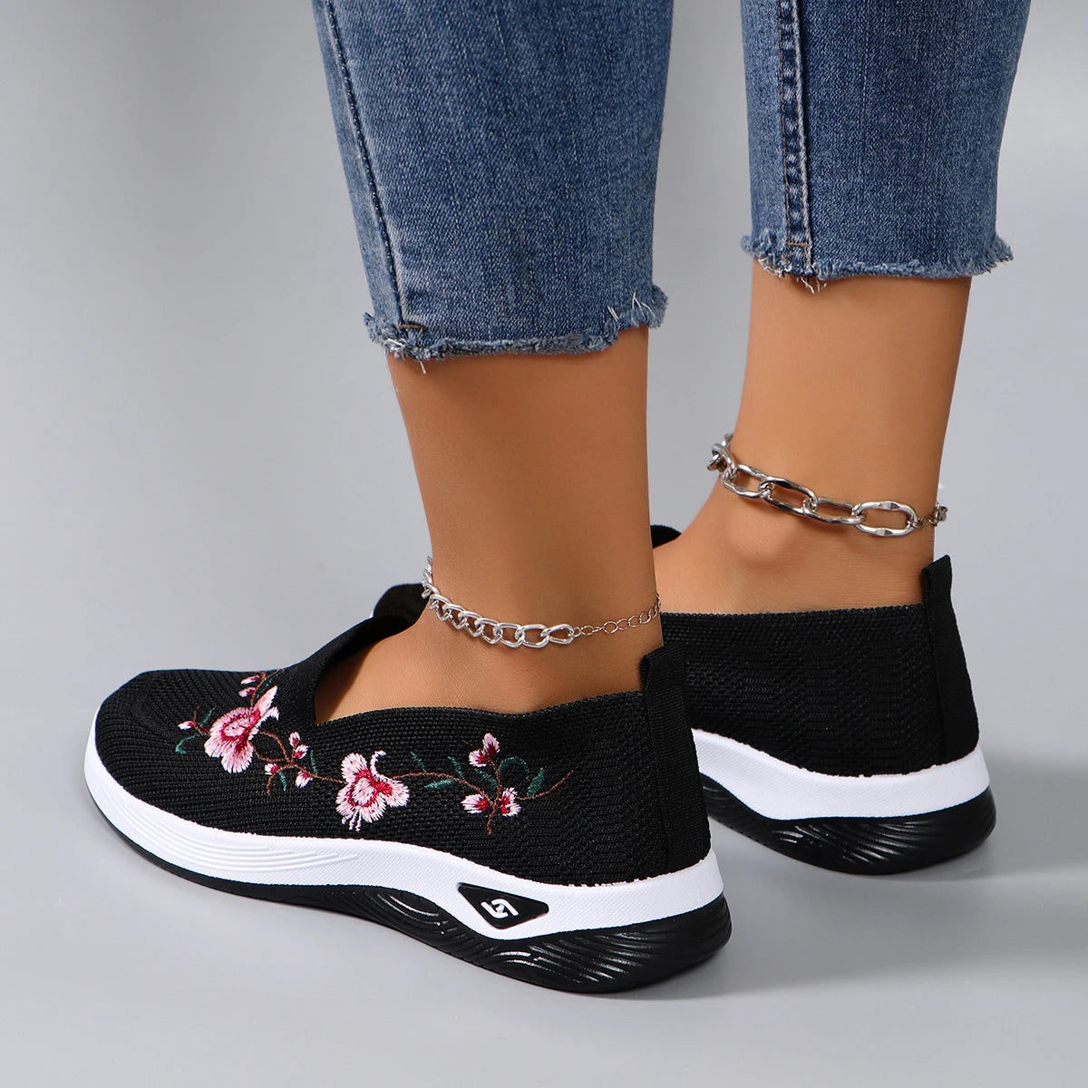 Spring and Autumn New Women's Sports Shoes, Fashionable, Breathable, Lightweight, Non-Slip, Wear-Resistant, Casual Sports Shoes, Flat Shoes, Loafers