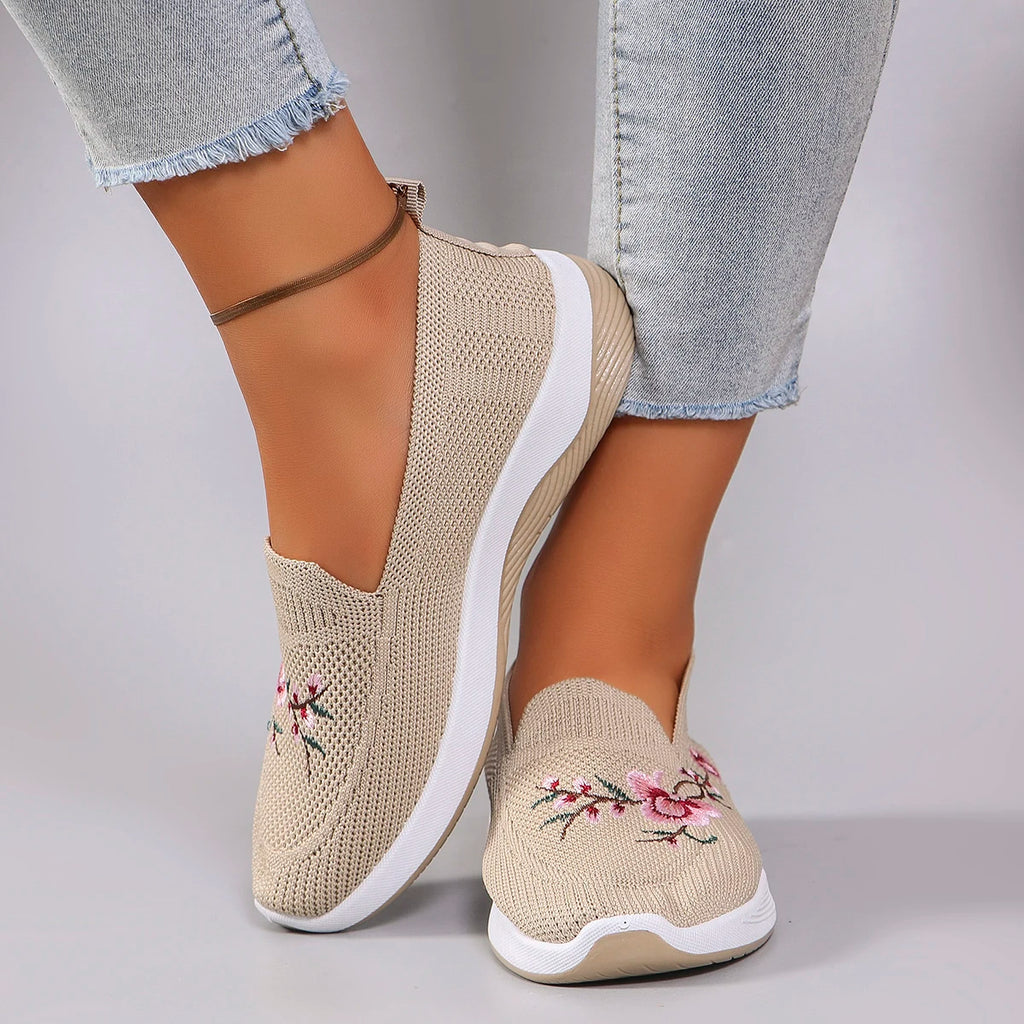 Spring and Autumn New Women's Sports Shoes, Fashionable, Breathable, Lightweight, Non-Slip, Wear-Resistant, Casual Sports Shoes, Flat Shoes, Loafers