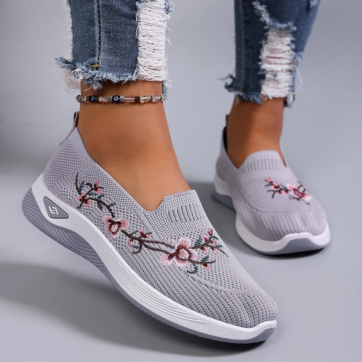 Spring and Autumn New Women's Sports Shoes, Fashionable, Breathable, Lightweight, Non-Slip, Wear-Resistant, Casual Sports Shoes, Flat Shoes, Loafers