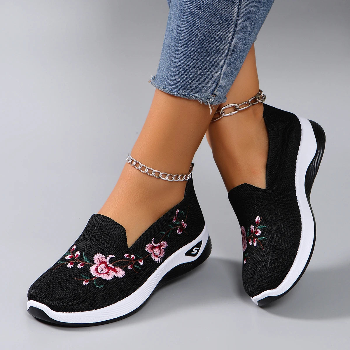 Spring and Autumn New Women's Sports Shoes, Fashionable, Breathable, Lightweight, Non-Slip, Wear-Resistant, Casual Sports Shoes, Flat Shoes, Loafers
