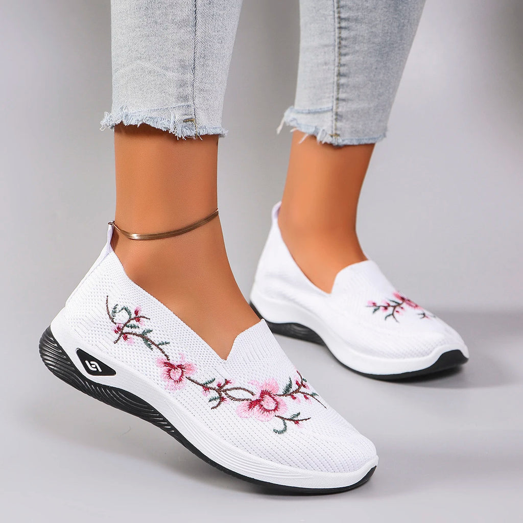 Spring and Autumn New Women's Sports Shoes, Fashionable, Breathable, Lightweight, Non-Slip, Wear-Resistant, Casual Sports Shoes, Flat Shoes, Loafers