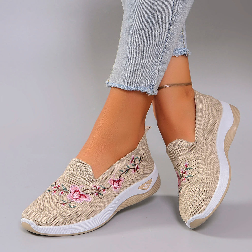 Spring and Autumn New Women's Sports Shoes, Fashionable, Breathable, Lightweight, Non-Slip, Wear-Resistant, Casual Sports Shoes, Flat Shoes, Loafers