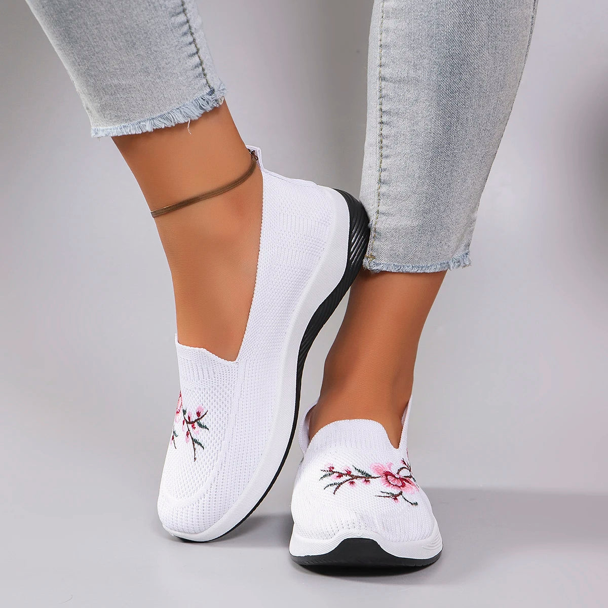 Spring and Autumn New Women's Sports Shoes, Fashionable, Breathable, Lightweight, Non-Slip, Wear-Resistant, Casual Sports Shoes, Flat Shoes, Loafers