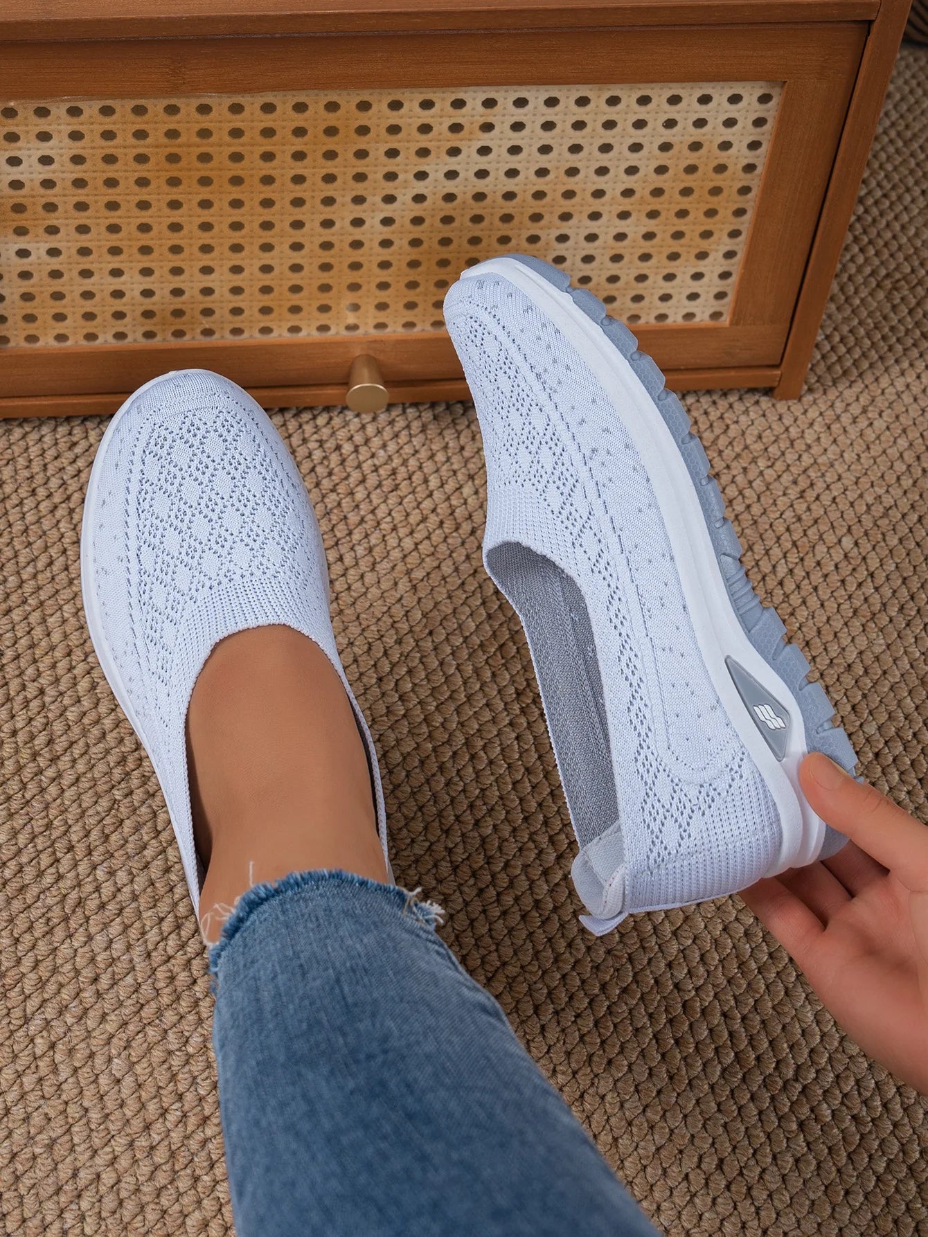 Women's Shoes Women's Sports Shoes Soft-Soled Breathable Lightweight Net Shoes Sports Walking Shoes Affordable Free Shipping