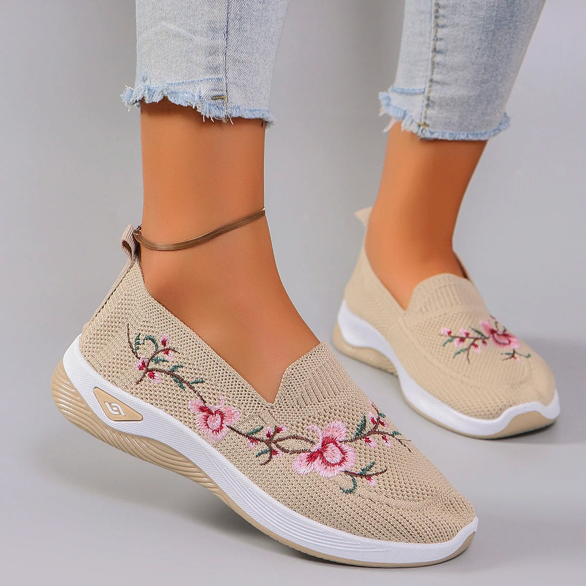 Spring and Autumn New Women's Sports Shoes, Fashionable, Breathable, Lightweight, Non-Slip, Wear-Resistant, Casual Sports Shoes, Flat Shoes, Loafers