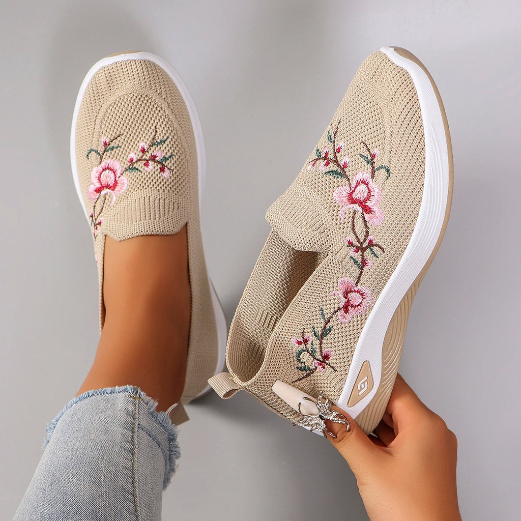 Spring and Autumn New Women's Sports Shoes, Fashionable, Breathable, Lightweight, Non-Slip, Wear-Resistant, Casual Sports Shoes, Flat Shoes, Loafers