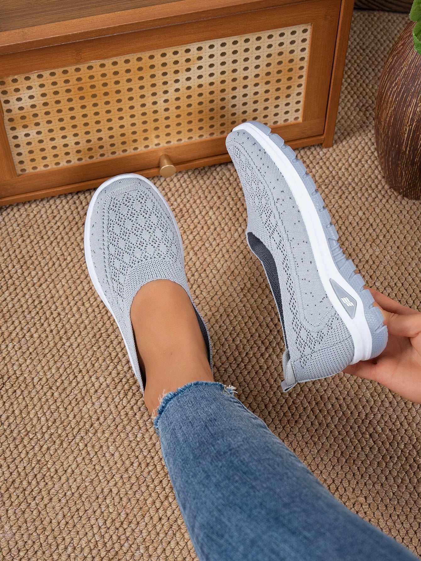 Women's Shoes Women's Sports Shoes Soft-Soled Breathable Lightweight Net Shoes Sports Walking Shoes Affordable Free Shipping