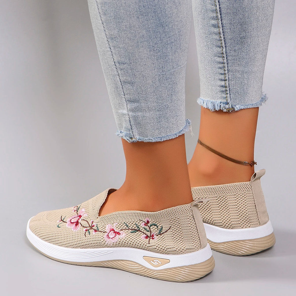 Spring and Autumn New Women's Sports Shoes, Fashionable, Breathable, Lightweight, Non-Slip, Wear-Resistant, Casual Sports Shoes, Flat Shoes, Loafers