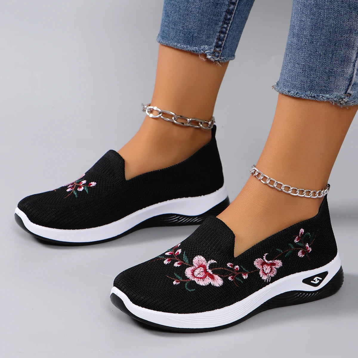 Spring and Autumn New Women's Sports Shoes, Fashionable, Breathable, Lightweight, Non-Slip, Wear-Resistant, Casual Sports Shoes, Flat Shoes, Loafers