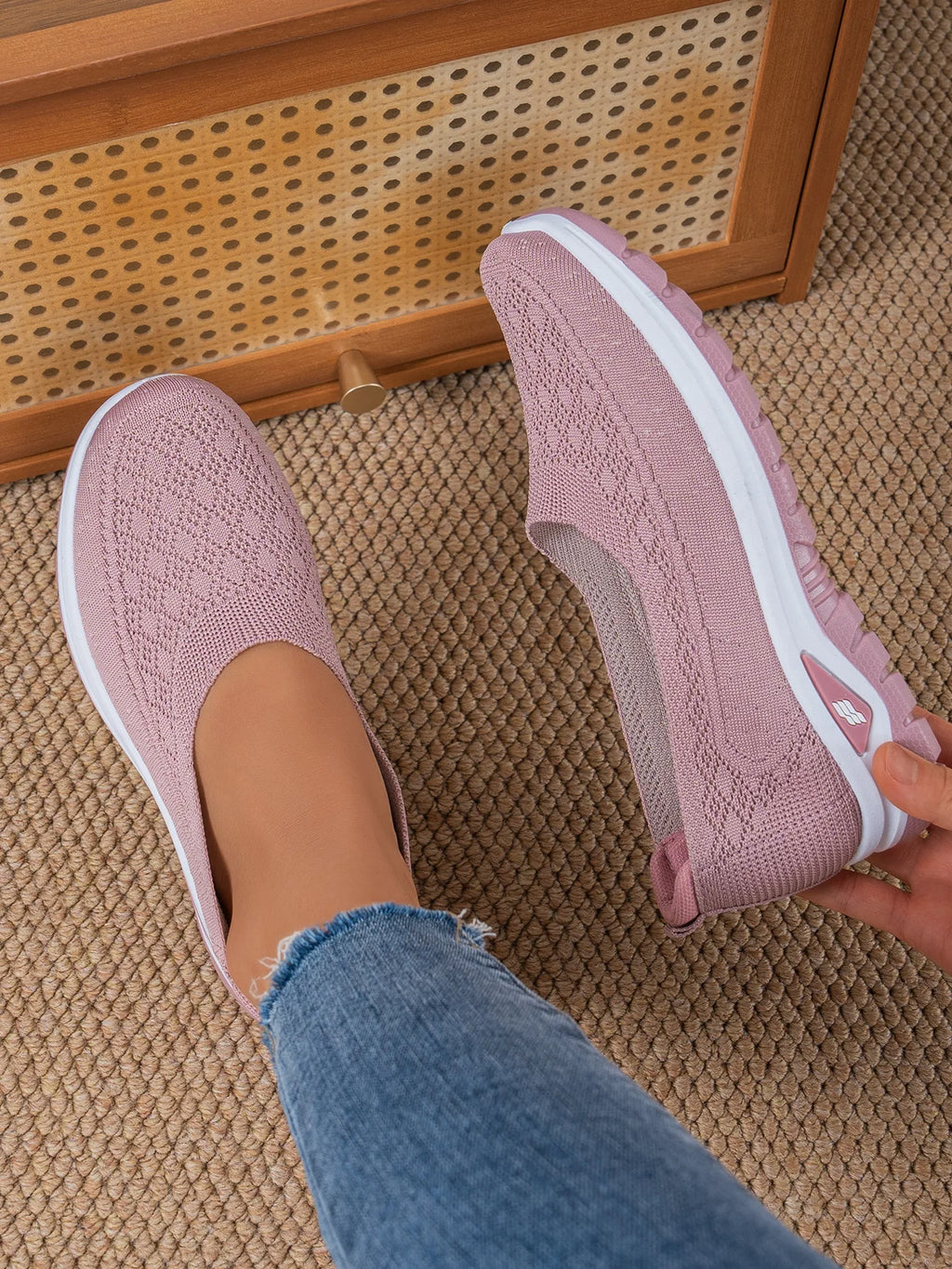 Women's Shoes Women's Sports Shoes Soft-Soled Breathable Lightweight Net Shoes Sports Walking Shoes Affordable Free Shipping