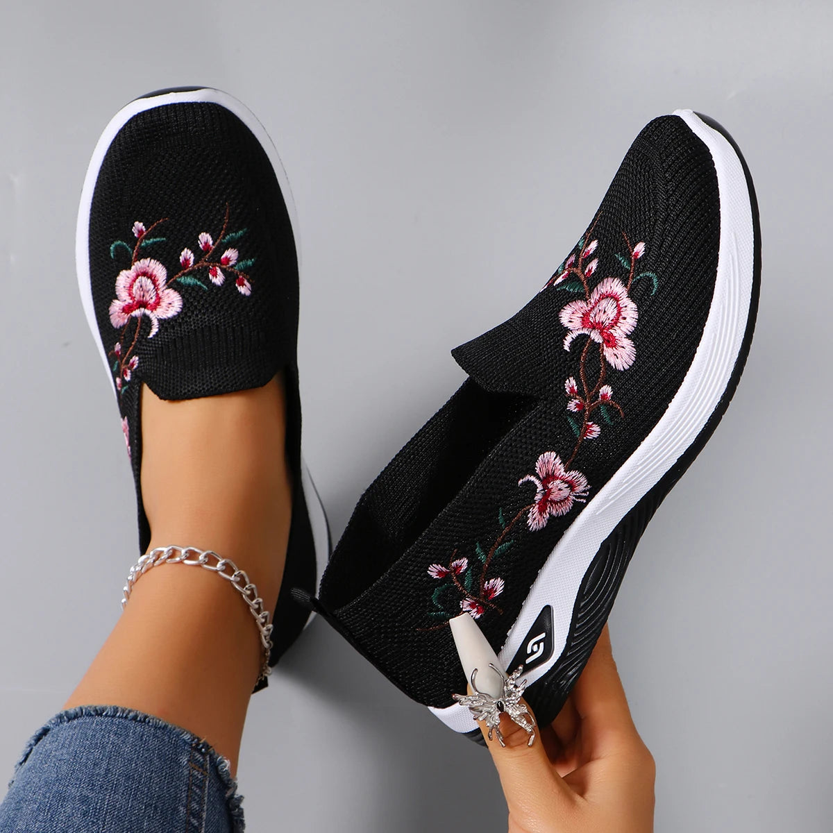 Spring and Autumn New Women's Sports Shoes, Fashionable, Breathable, Lightweight, Non-Slip, Wear-Resistant, Casual Sports Shoes, Flat Shoes, Loafers